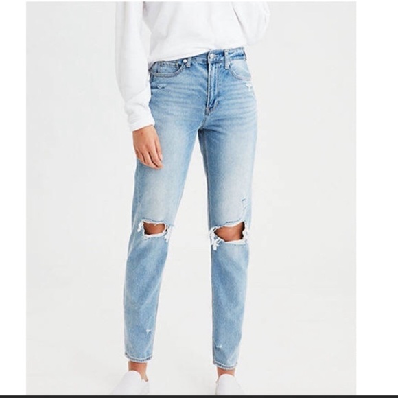 American Eagle Outfitters Denim - American Eagle Ripped Mom Jeans Women’s Cool Classic